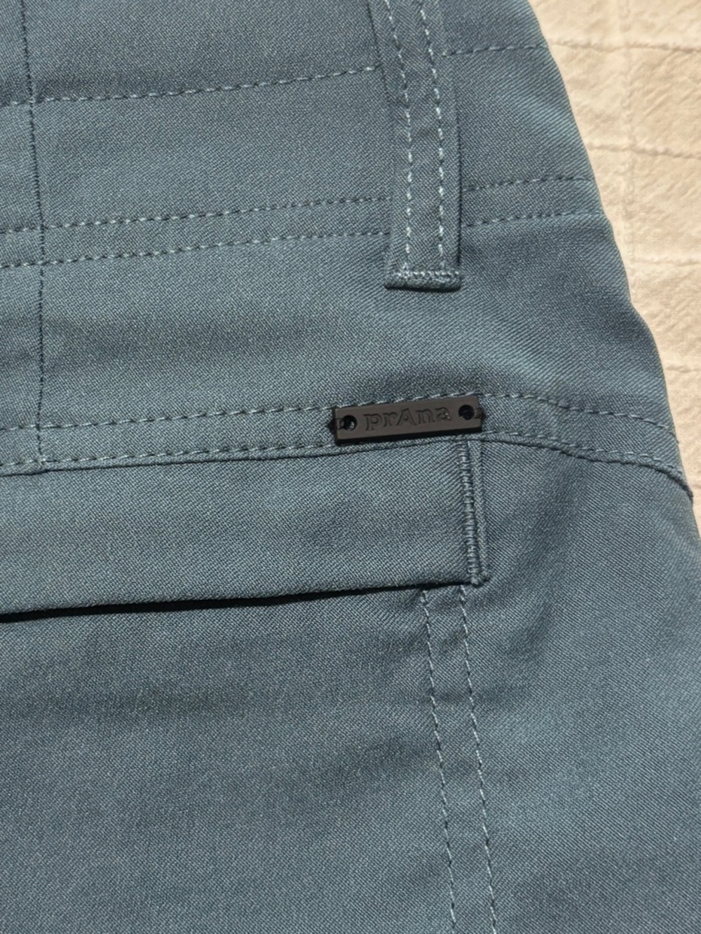 Women’s PrAna Alana 4.5” Shorts, Size 6 - Picture 5 of 5